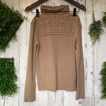 평평하게 놓았을 때 가슴 너비 42