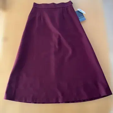 Reflect 리플렉트 버건디 플레어 스커트 뒷 허리밴딩 새상품