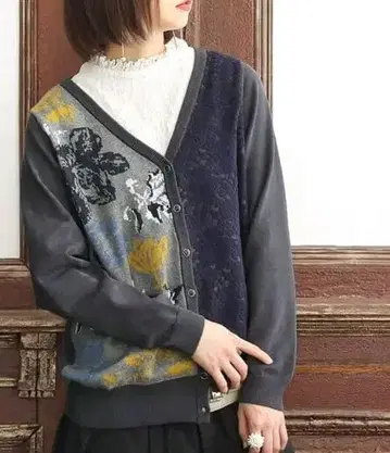 소말리아 꽃무늬 자카드 레이스 절개 니트 가디건 오샤레 워커