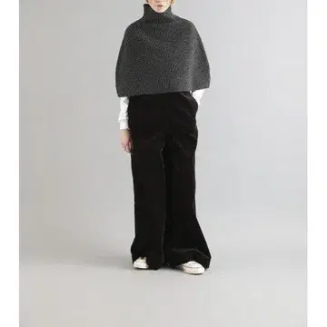 새상품 SACRA 판초 엑스트라 파인 램스울 차콜 사이즈 38