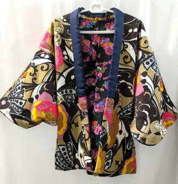 다색 꽃무늬 디자인 한텐