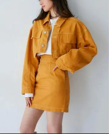 머스타드 데님 자켓과 스커트 세트 무루아