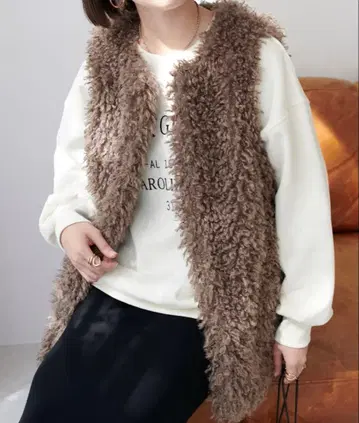 Discoat 컬리 퍼 베스트 모카