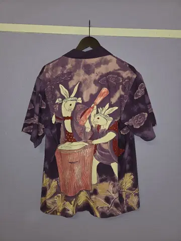 칼 헬무트 셔츠 보라색 반팔 셔츠