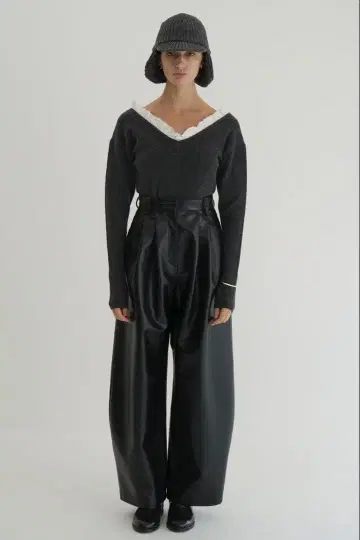 CLANE VEGAN LEATHER CURVY PANTS