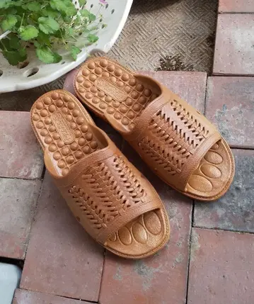 브라운 메쉬 디자인 샌들