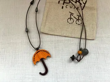 앙리쿠이르 / Henry cuir 목걸이 엄브렐라 모티브