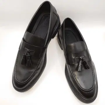 극미품 ZARA 태슬 로퍼 블랙 41 26.5cm