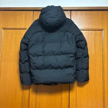 블랙 다운 자켓 후드 부착