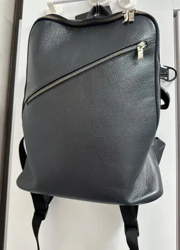 새상품급 PYLOOT 파이롯트 이탈리아제 슈링크 가죽 럭색 백팩