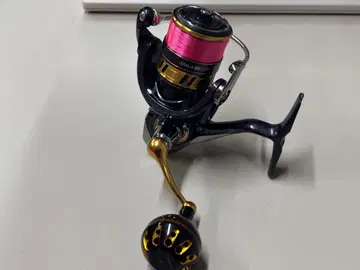 다이와 18 레갈리스 LT1000-S 고메쿠사스 핸들