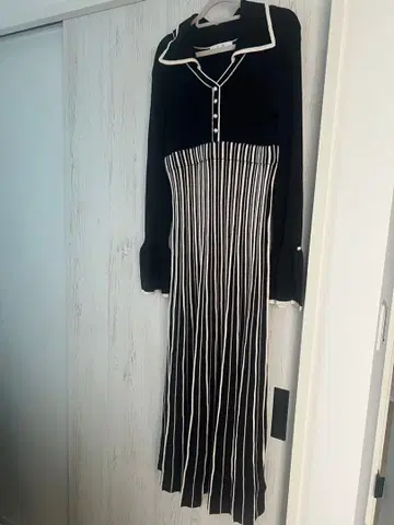 dazzlin 스트라이프 니트 원피스