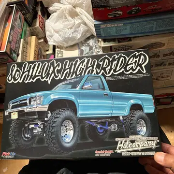 아오시마 80 HILUX HIGH RIDER 1/24 모델 키트