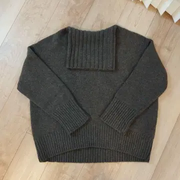 갤러리 바이 파인 울 터틀넥 풀오버 브라운