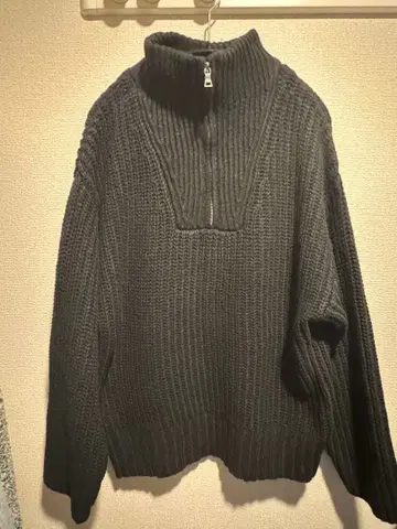 볼륨 멜란지 하프 지퍼 니트