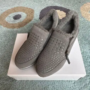 그레이 스니커즈 23.5cm