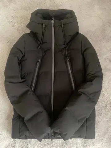 DESCENTE ALLTERRAIN 블랙 다운 자켓 미즈사와 다운