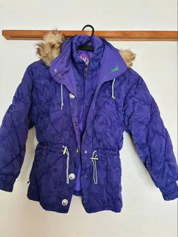 [ 후드 부착 다운 자켓 ] 충전솜 다운&페더로 따뜻함!