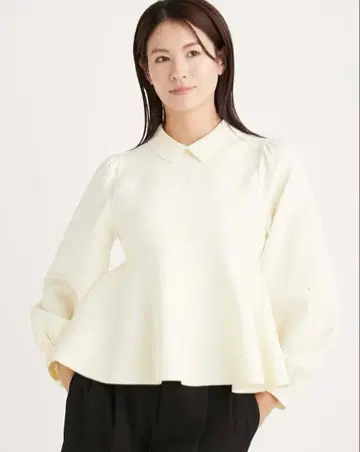 [ CELFORD 새상품급 ] 핫핏 비쥬 니트 풀오버