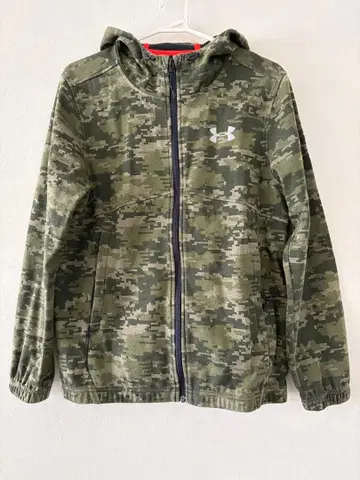 언더 아머 카모플라쥬 그린 자켓