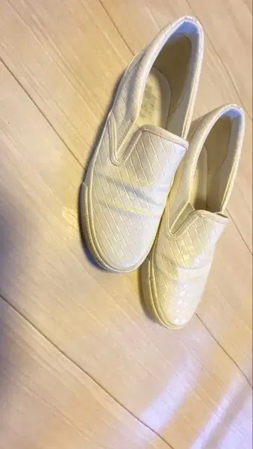 BEAMS HEART 화이트 슬립온