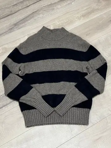 콩트와르 데코토니에: 캐시미어 모크넥 스웨터