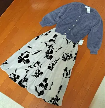 택 포함 새상품 미슈마슈 스커트 꽃무늬 베이지 계열 가을/겨울