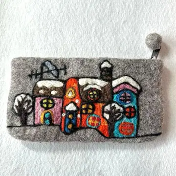양모 펠트 파우치 눈이 있는 집 자수