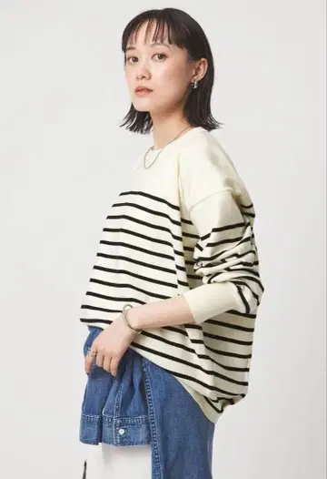 그린 라벨 릴랙싱 형태 니트 풀오버 보더