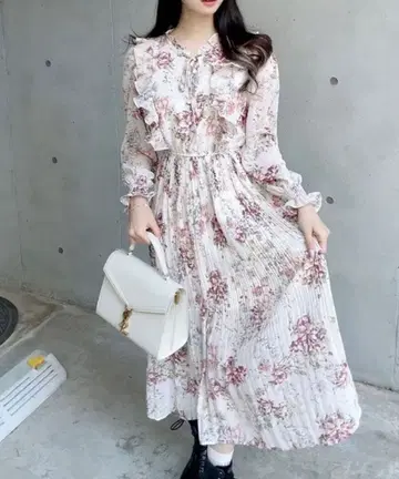 [ 24시간 이내 익명 배송! ] 플라워 플리츠 쉬폰 미디 원피스 S