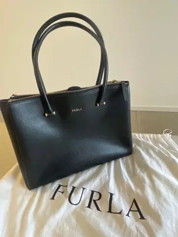 FURLA 블랙 가죽 토트백 수납 가방 포함
