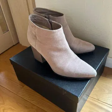 베이지 스웨이드 스틸레토 부츠