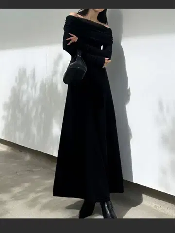 [ Louere ] 튤 오프숄더 플레어 니트 원피스