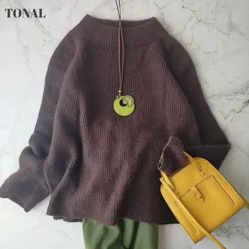 토널 브라운 모크넥 울 스웨터 울 혼방 복슬복슬