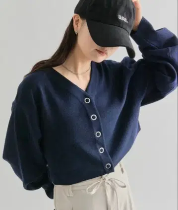 mystic V 버튼 가디건