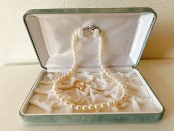 화이트 진주 목걸이, 반지