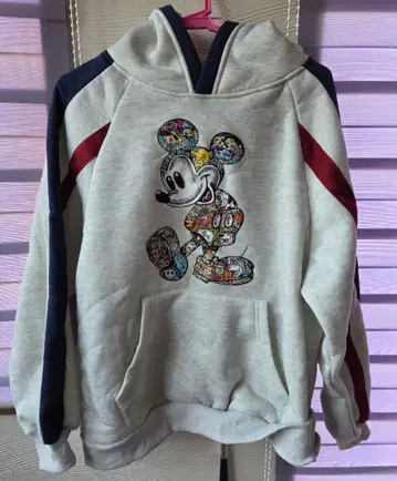 새상품 양말 두 장과 미키 후드 파카 세트