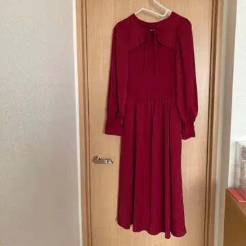 overE 앞뒤로 입을 수 있는 셔링 원피스 라즈베리