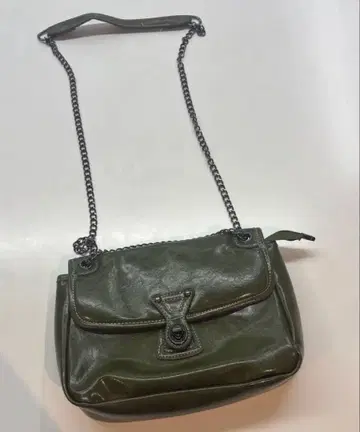 올리브 그린 가죽 숄더백