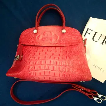 새상품급 [FURLA] 훌라 파이퍼 악어 엠보싱 M 올 가죽 핑크