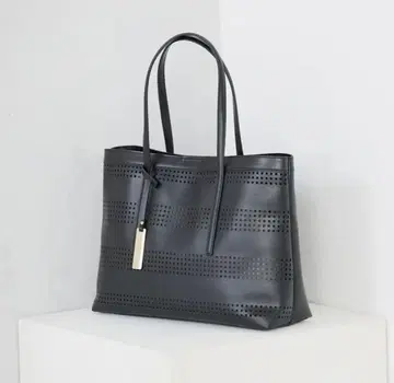 미사용 새상품 가격 인하 블랙 토트백 A4 대응 컴퓨터 태블릿