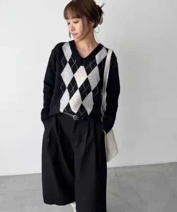 El mar 울 혼방 아가일 V 니트