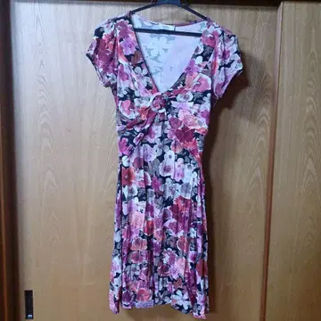 EGERIE 꽃무늬 무릎 기장 원피스 반팔