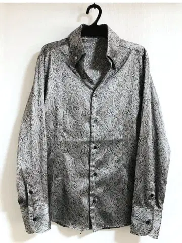 블랙 바리아 BLACK VARIA 광택 페이즐리 긴팔 셔츠 LL