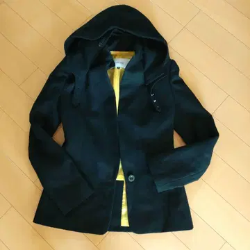 후드 부착 블랙 피코트