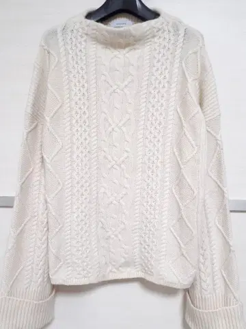 JEANASIS 아이보리 케이블 니트 터틀넥