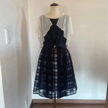 블랙 파티 드레스 (볼레로 포함)