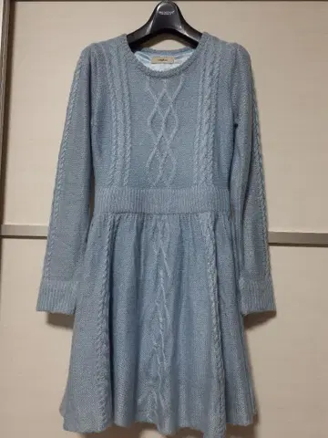 [새상품급] titty&Co. 라이트 블루 니트 원피스