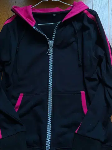 메구메구 후드티