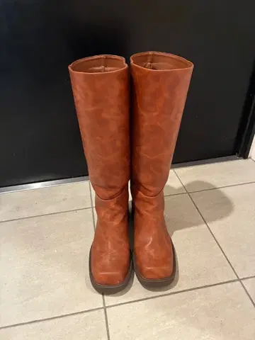 브라운 롱 부츠 낮은 힐